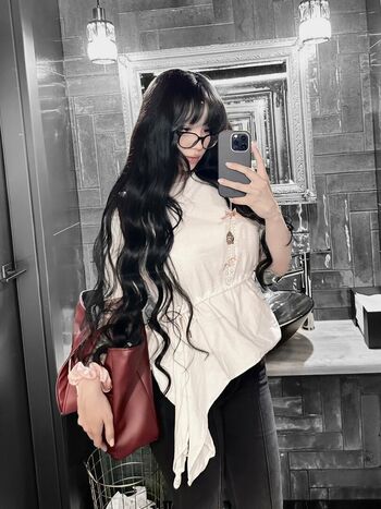 Full leaked Shini waifu page private onlyfans photo