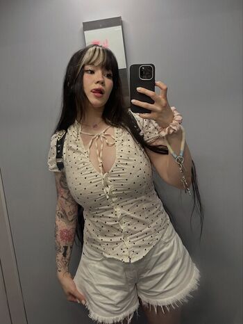 Full leaked Shini waifu private onlyfans photo