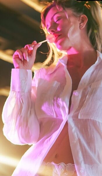 Full leaked Sinemishq private onlyfans photo