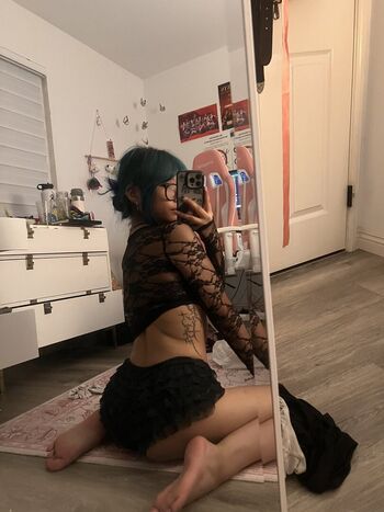Full leaked Skatelyngames private onlyfans photo