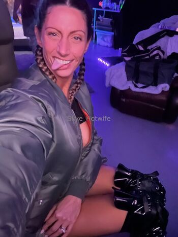 Full leaked Skye hotwife  page private onlyfans photo