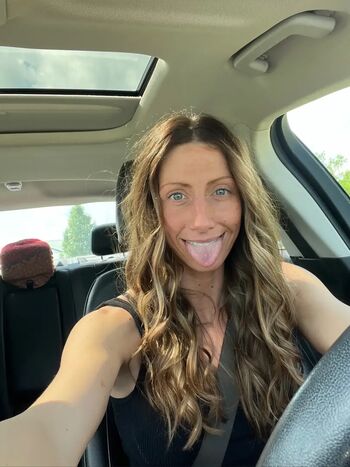 Skyehotwife