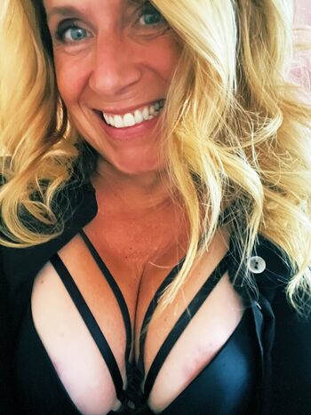 Smilingblonde