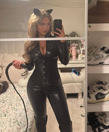Full leaked Sophbeatrice private onlyfans photo