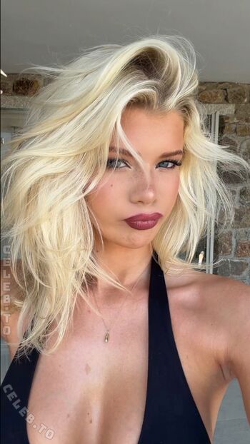 Full leaked Sophie charlott private onlyfans photo