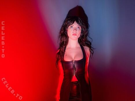 Full leaked Sophie thatcher  page private onlyfans photo