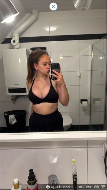 Full leaked Sophie page private onlyfans photo