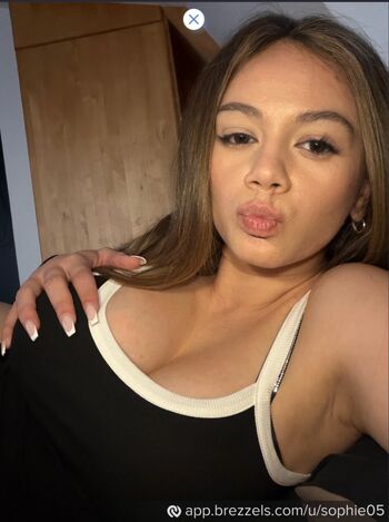 Full leaked Sophie page private onlyfans photo