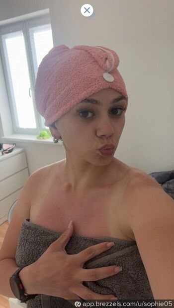 Full leaked Sophie page private onlyfans photo