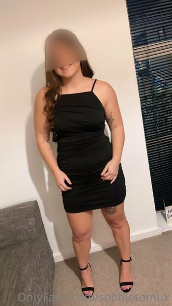 Full leaked Sophietomuk private onlyfans photo