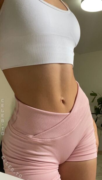 Full leaked Sophiia ugc private onlyfans photo