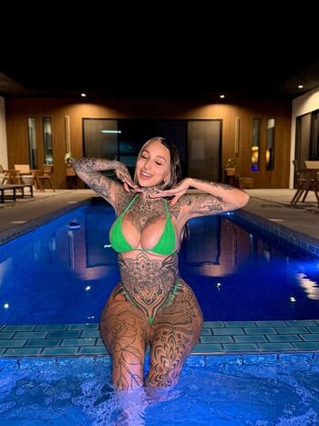 Full leaked Split tongue bri  page private onlyfans photo