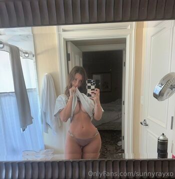Full leaked Sunnyrayxo  page private onlyfans photo