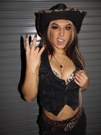 Full leaked Thea hail page private onlyfans photo