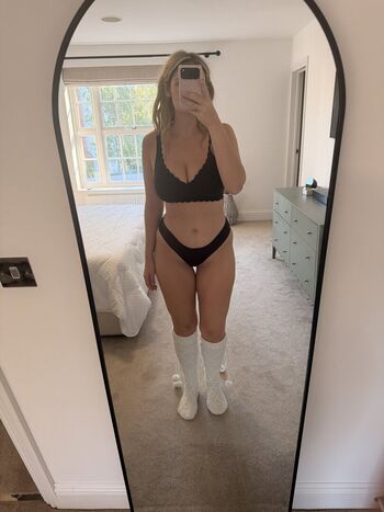 Full leaked Tillyandjamie private onlyfans photo