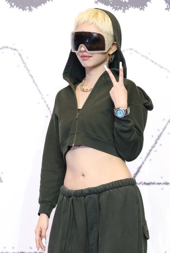 tiny.pretty.j
