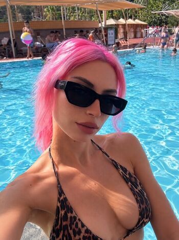 Full leaked Turkish girls page private onlyfans photo