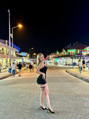 Full leaked Turkish girls page private onlyfans photo