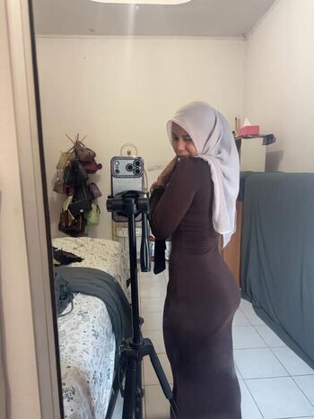 tyaa_mutia