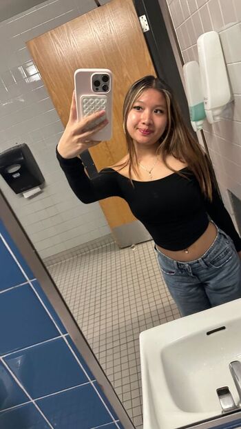 Full leaked Urfavvhoang page private onlyfans photo