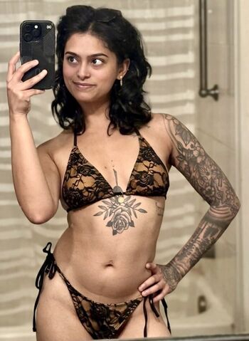 Full leaked Val merza private onlyfans photo