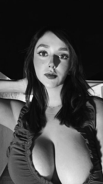 Full leaked Valeria m ar page private onlyfans photo