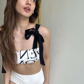 Valerie Dewi