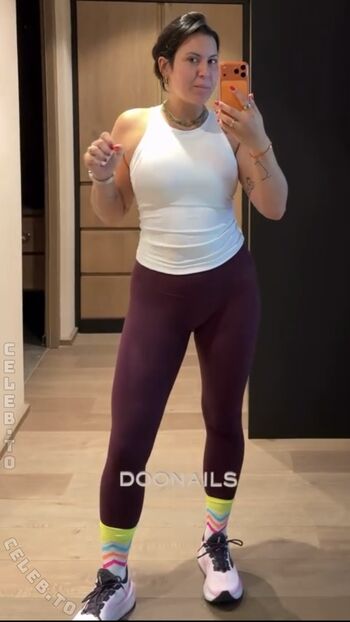 Full leaked Vendewaa private onlyfans photo