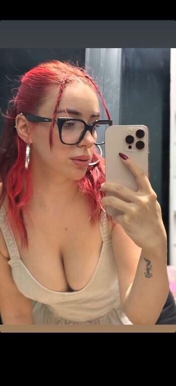 Full leaked Vibezgizem private onlyfans photo