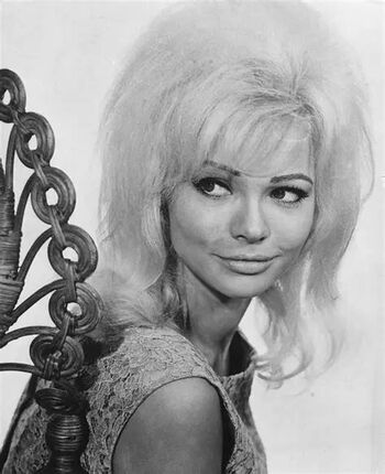 Vintage Starlets