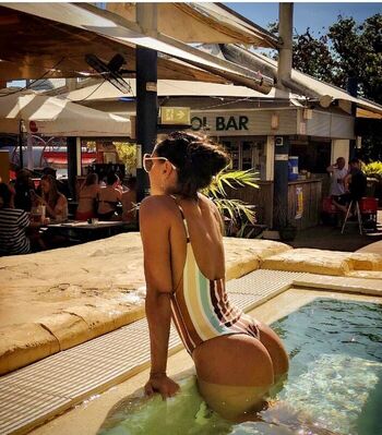 Violeta Dee