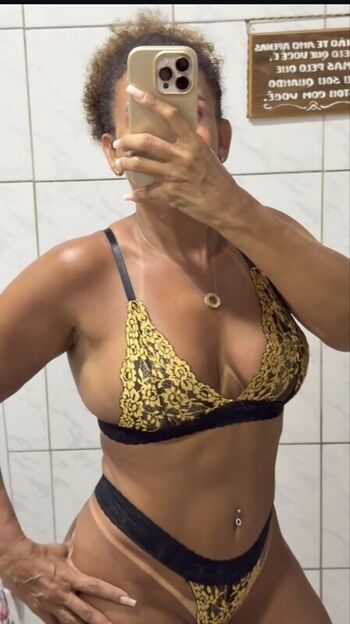 Full leaked Vovo pzu page private onlyfans photo