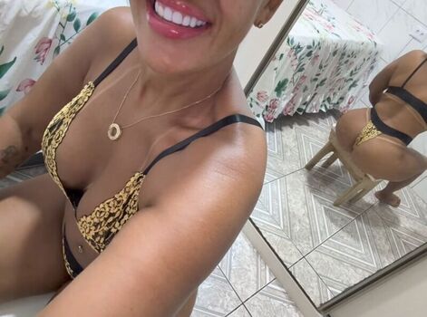 Full leaked Vovo pzu page private onlyfans photo