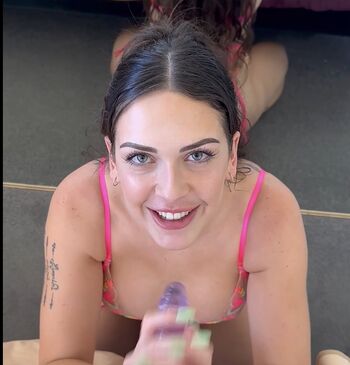 Full leaked Ari anna/ private onlyfans photo