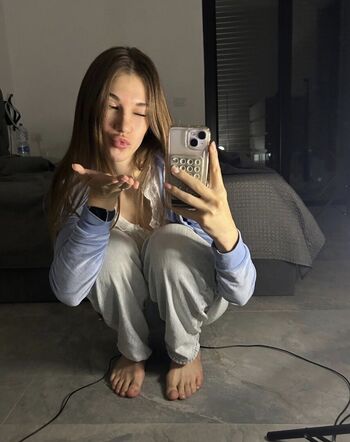Full leaked Lucy carman/ private onlyfans photo