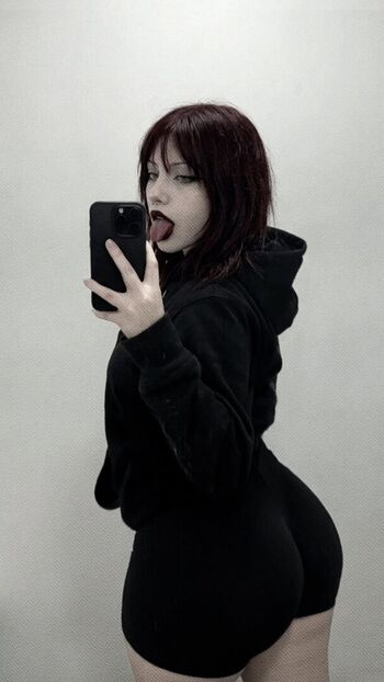 Full leaked Izzi dame/ private onlyfans photo