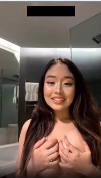 Full leaked Stella/ private onlyfans photo