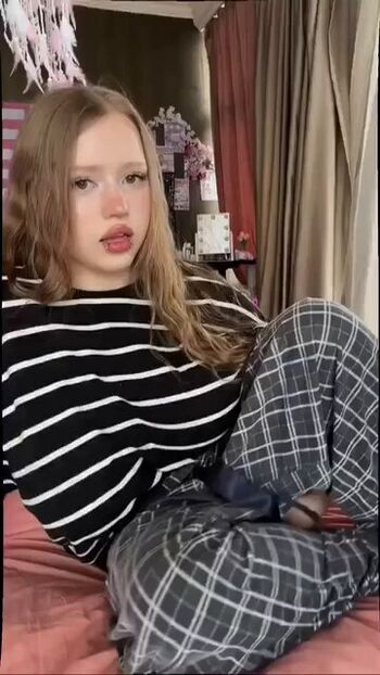 Full leaked Kenzieeeedge/ private onlyfans photo