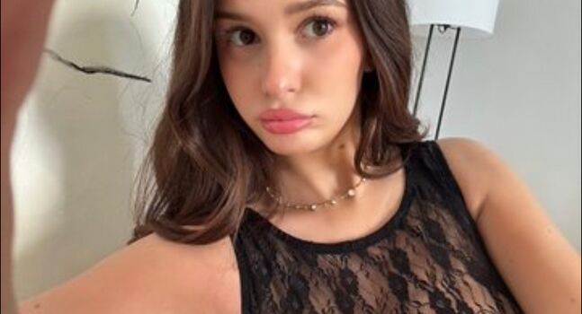 Full leaked Lleonee/ private onlyfans photo