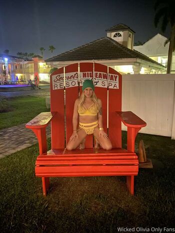 wicked_olivia_
