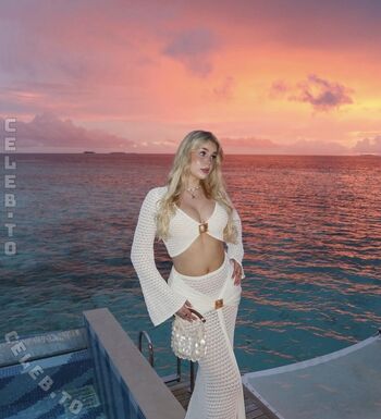 Full leaked Xmiaa private onlyfans photo