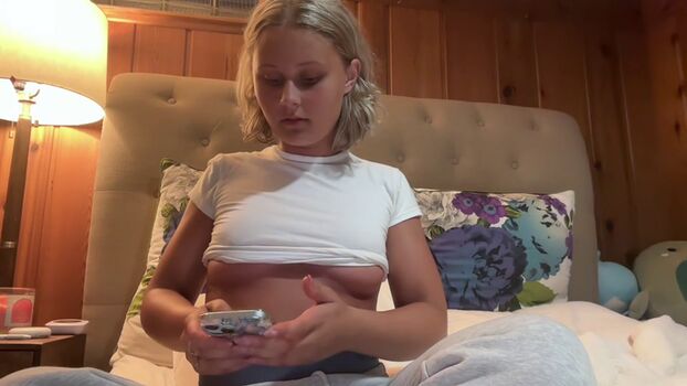 Full leaked Xobella private onlyfans photo
