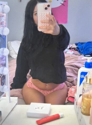 Full leaked Xozeliiiaa private onlyfans photo