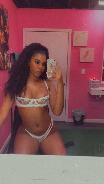 Full leaked Yasmeen kearra page private onlyfans photo