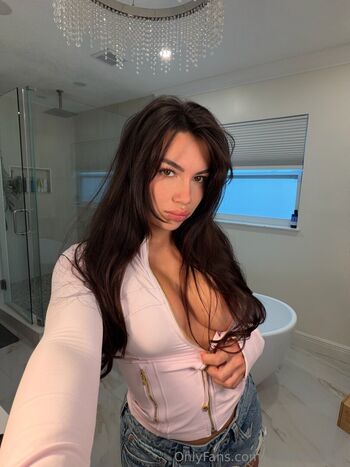 Full leaked Yelaavi private onlyfans photo
