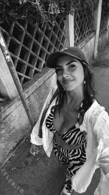 Full leaked Yeliz koc page private onlyfans photo