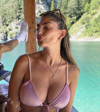 Full leaked Yeliz koc page private onlyfans photo