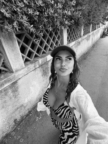 Full leaked Yeliz koc  page private onlyfans photo