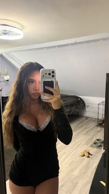 Full leaked Yessseeeniiaa private onlyfans photo