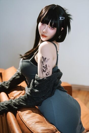 Full leaked Ying tze page private onlyfans photo